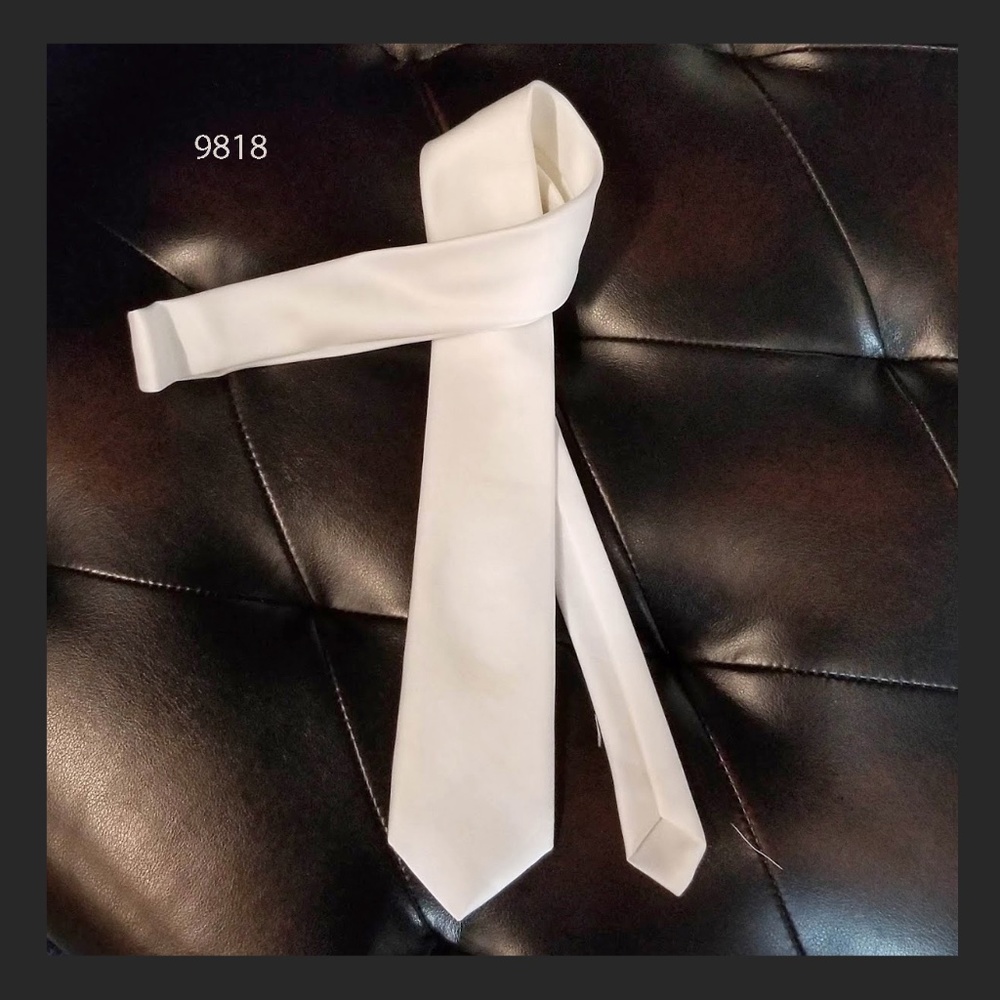 TOOTAL  Menswear White Tie